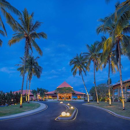 Hyatt Regency Kuantan Resort Kültér fotó The Royal Paradise Hotel and Spa