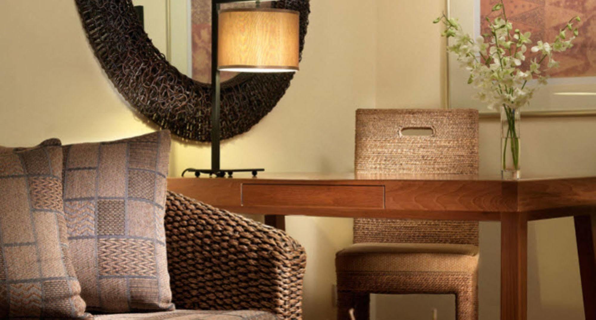 Hyatt Regency Kuantan Resort Kültér fotó A table lamp
