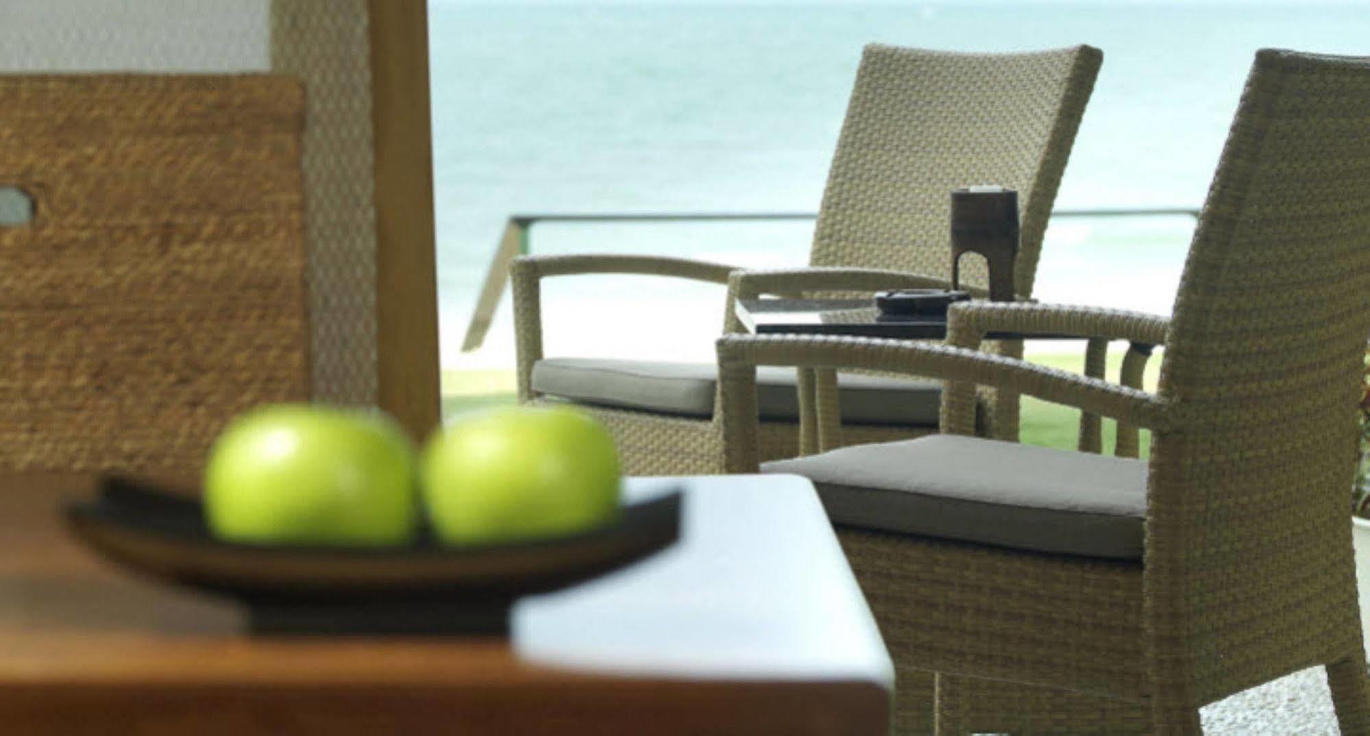 Hyatt Regency Kuantan Resort Kültér fotó Outdoor furniture