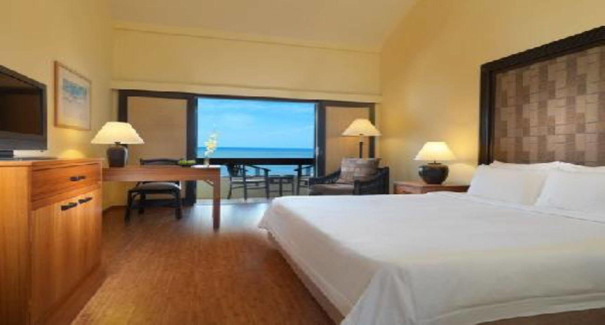 Hyatt Regency Kuantan Resort Kültér fotó A room at the hotel